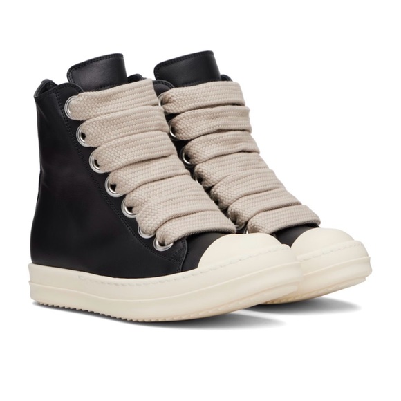 Minimalist High-Fashion High-Top Sneakers Black and White High-Top Sneakers
